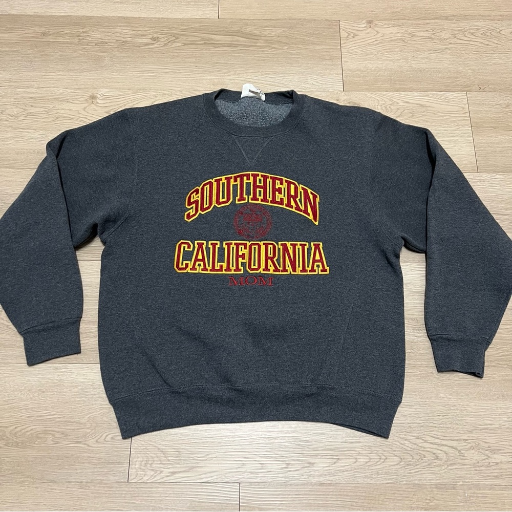 Vintage USC Trojans Sweater Women's Size Medium Southern Cali Mom Football